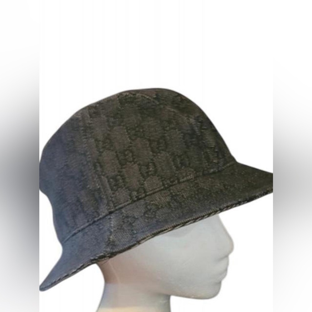 Gucci Black hat in Size XL.